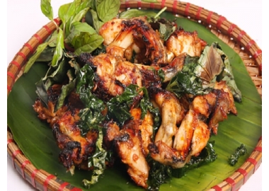 ếch chiên lá lốt