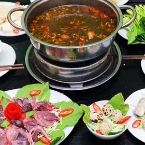 Lẩu Chim Bồ Câu